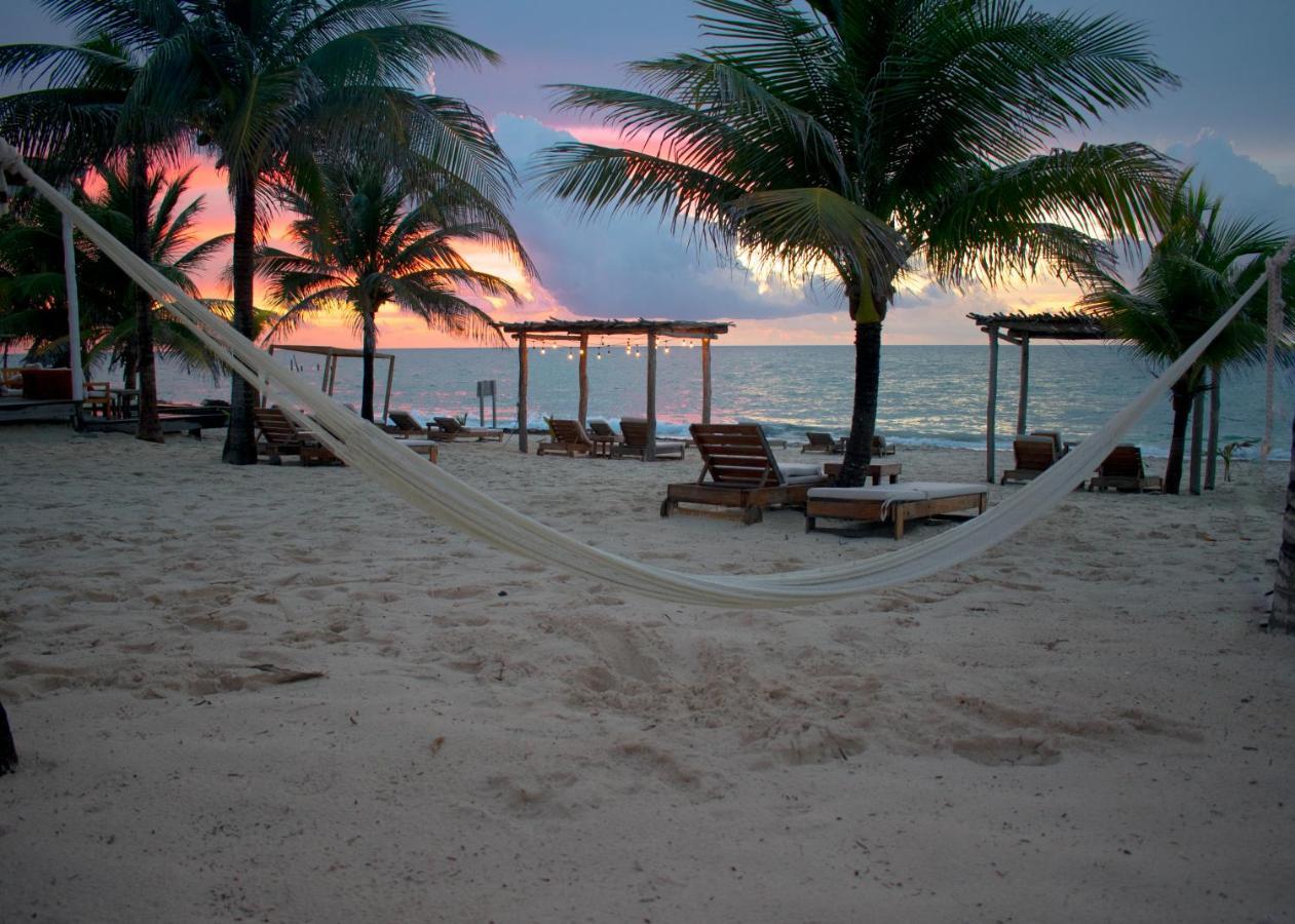 Punta Blanca Beach House Cancún Buitenkant foto