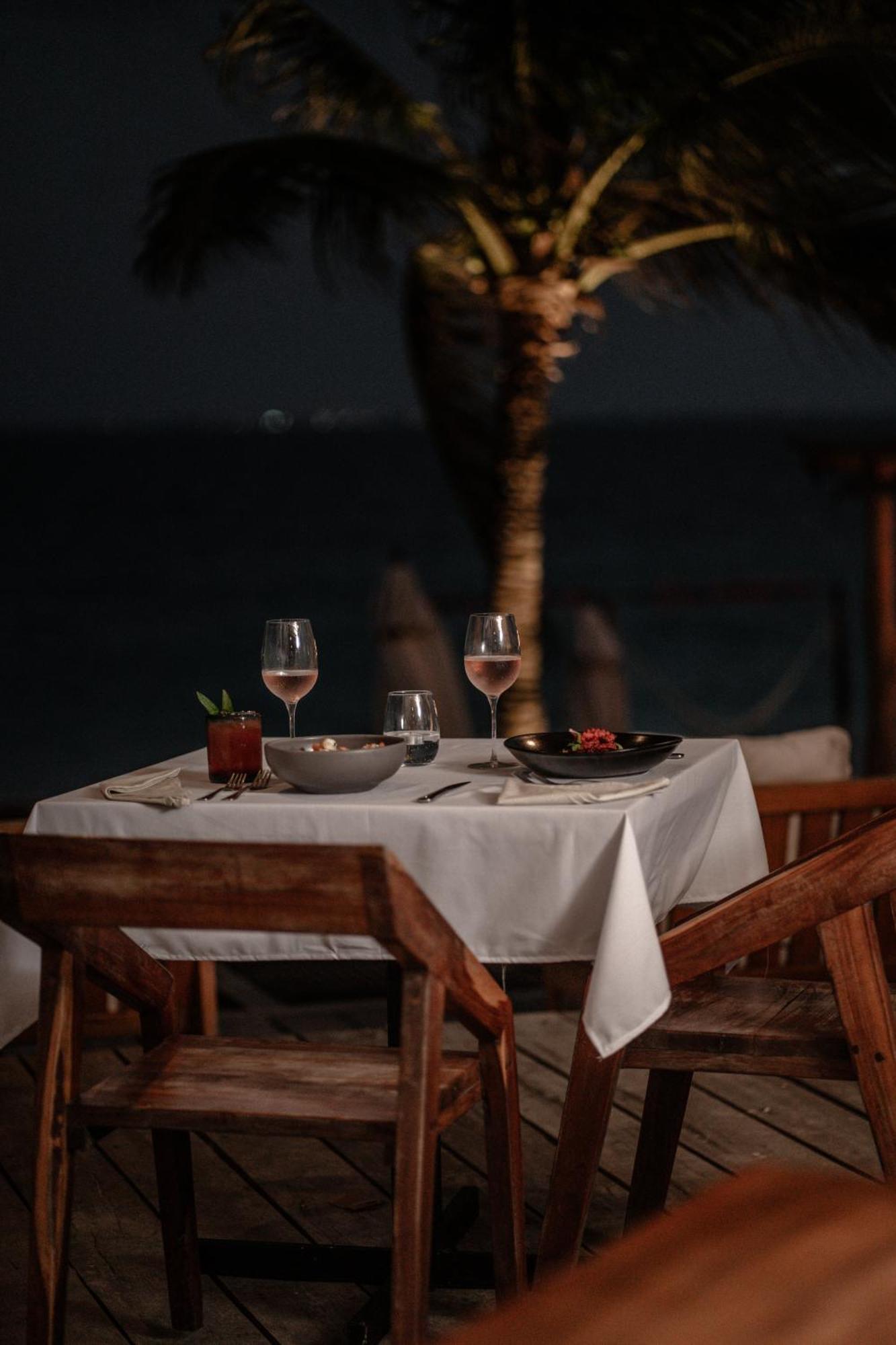 Punta Blanca Beach House Cancún Buitenkant foto