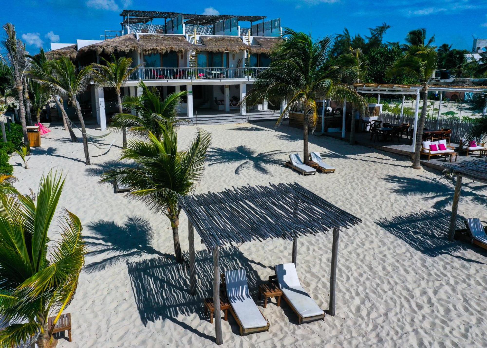 Punta Blanca Beach House Cancún Buitenkant foto